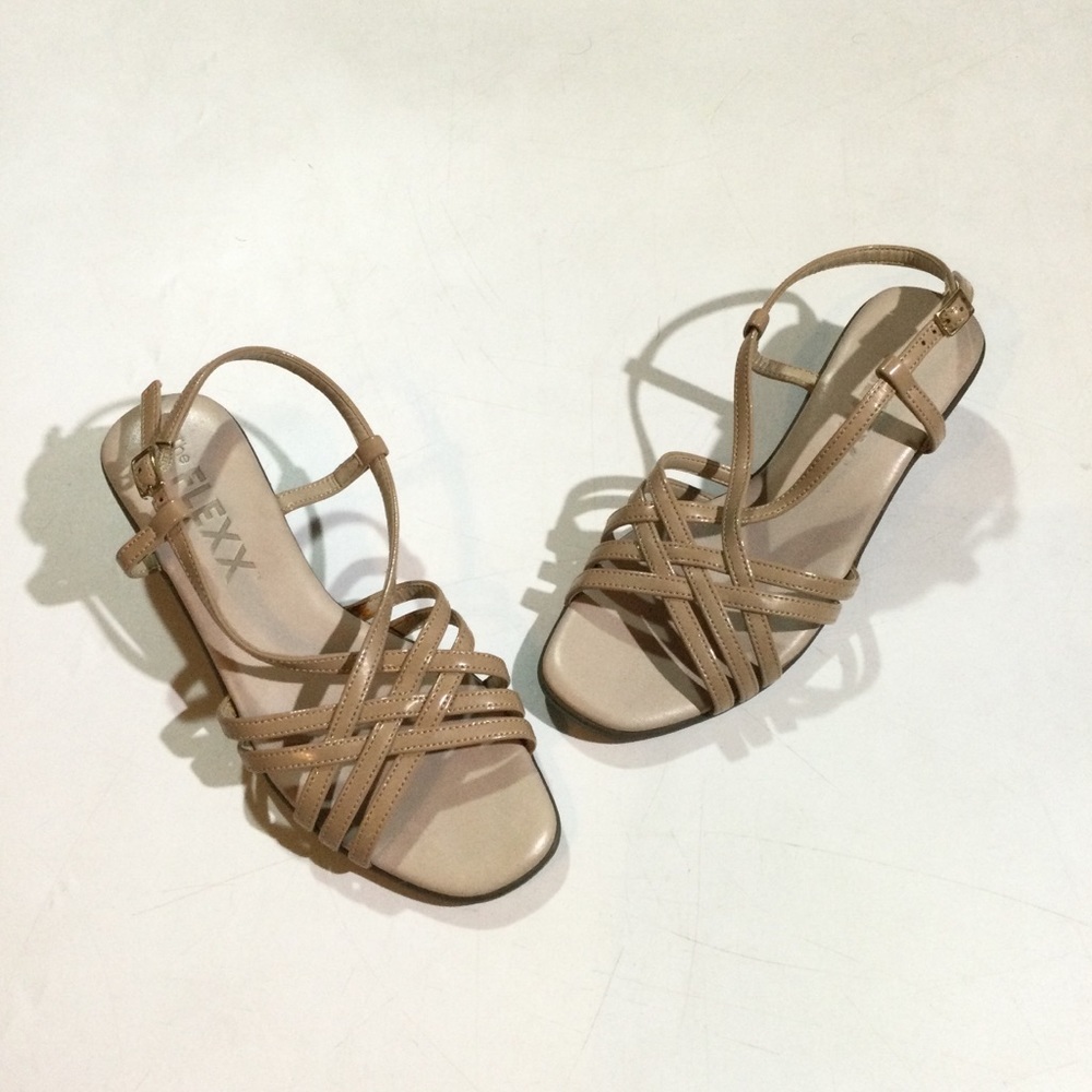 The Flexx Size 6 Open Toe Comfortable Sandals